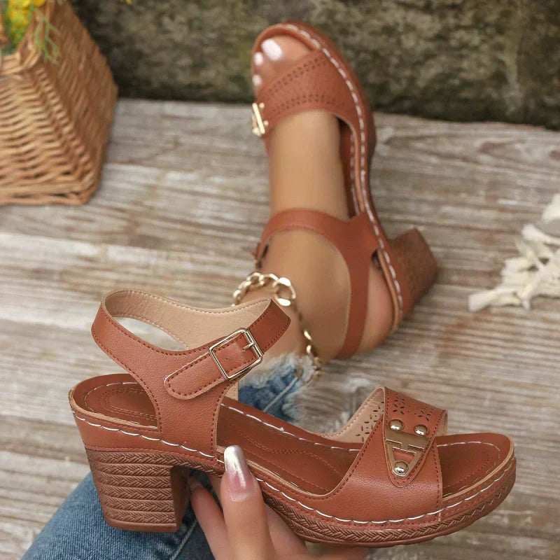 š„Limited time direct drop of Ā£21 (300 orders only) š„š” Women's Chunky Heeled Sandals