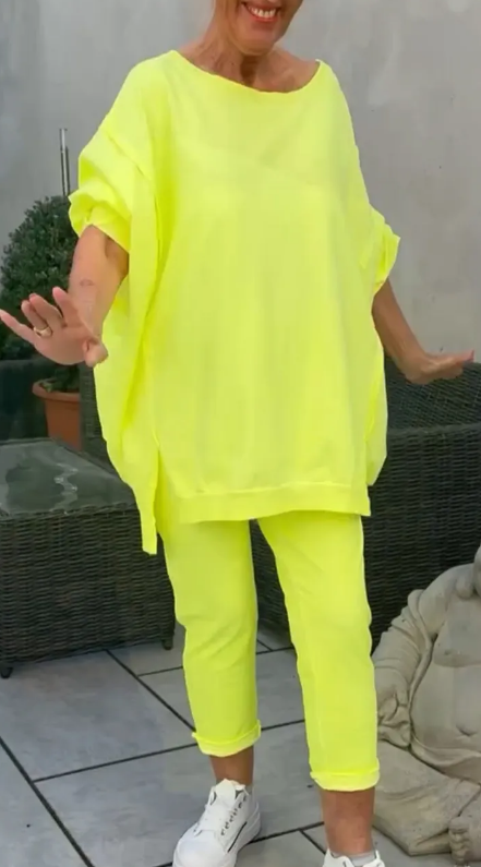 Round neckline slit Fluorescent colour leisure suit for women