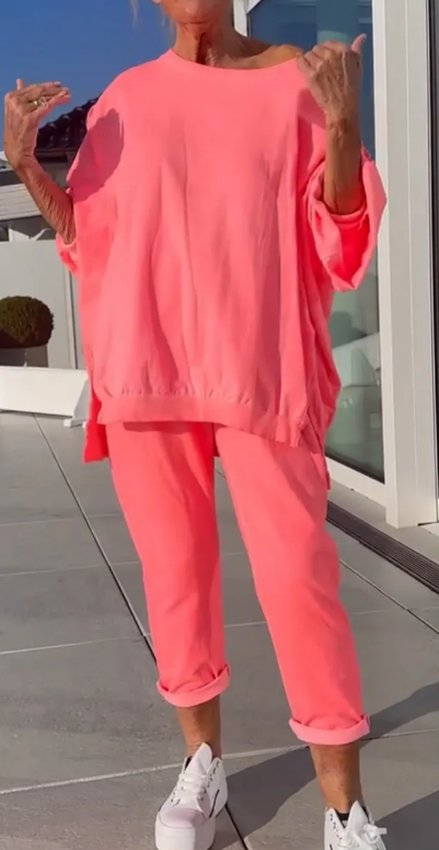 Round neckline slit Fluorescent colour leisure suit for women