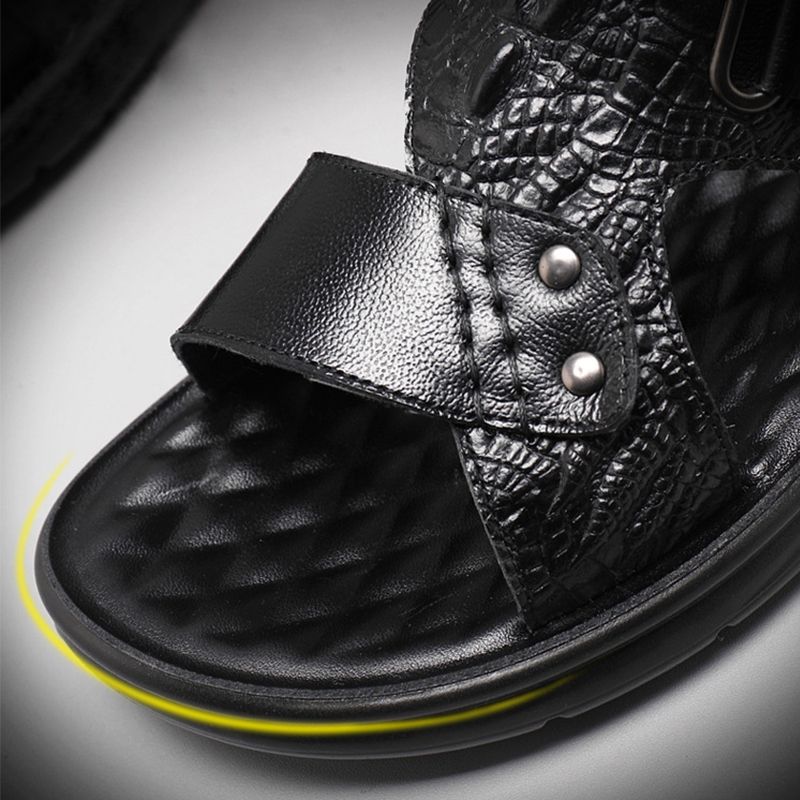 👞 50% OFF NOW! 🌿 Dual-Use Hollow Breathable Men’s Cowhide Sandals – Indoor/Outdoor, Cushioned Sole & Perfect for Summer Comfort ☀️