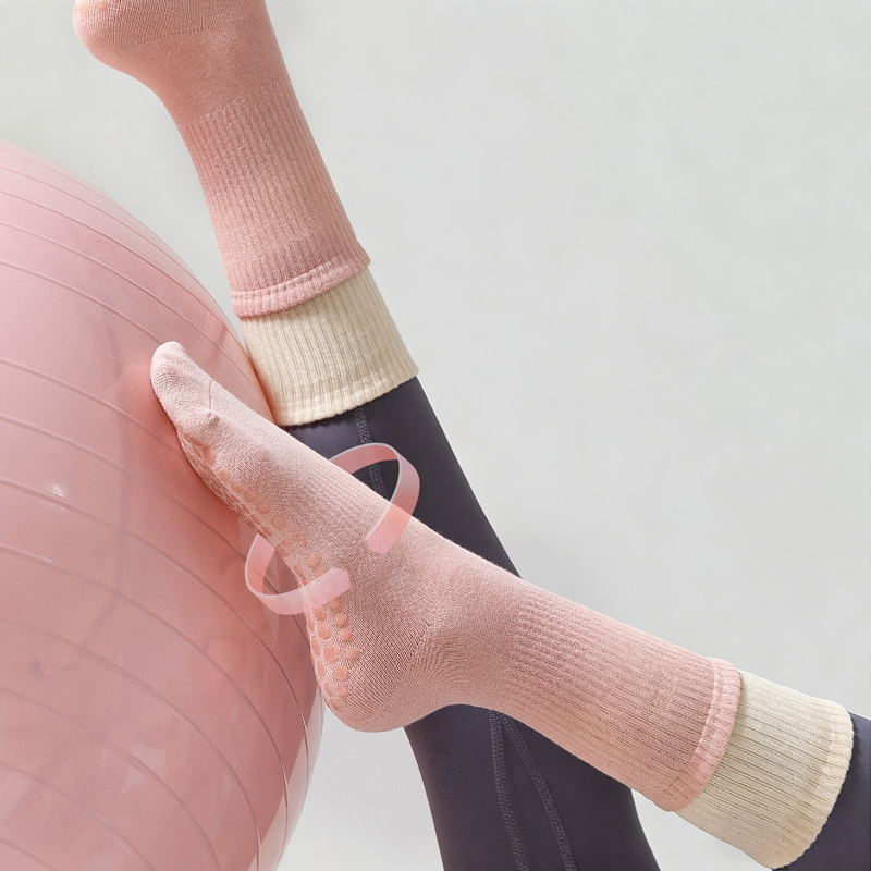 Cloud-Soft Pilates Crew Grip Socks