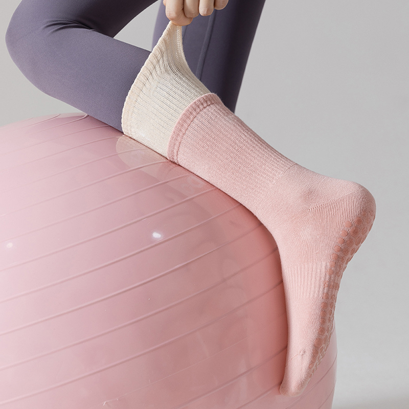 Cloud-Soft Pilates Crew Grip Socks