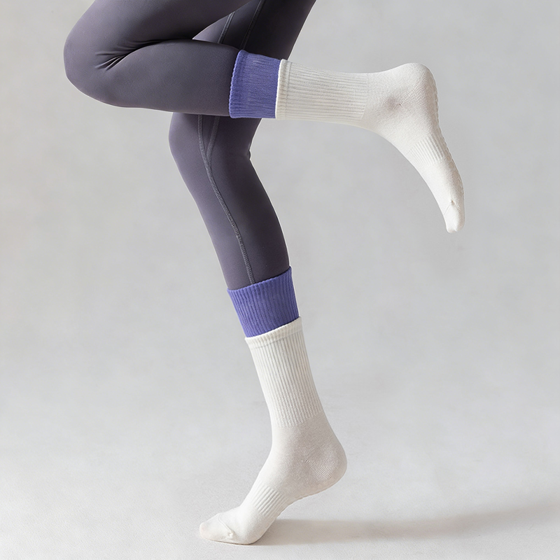 Cloud-Soft Pilates Crew Grip Socks