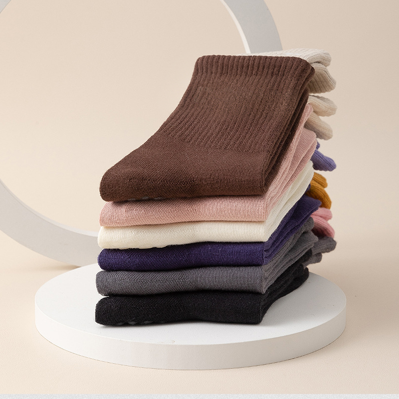 Cloud-Soft Pilates Crew Grip Socks