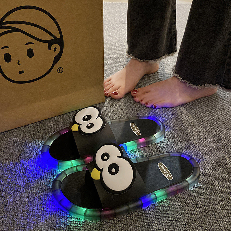 🩴Limited-time Special Price:£8.99!!!⛱️👣Cute slippers with cartoon motifs that glow